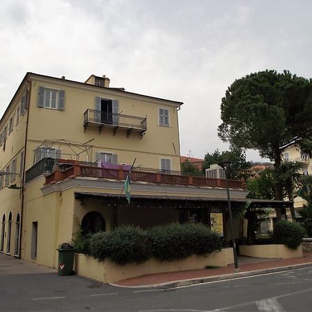 Casa Azzurro Pervinca by Holiday World Finale Ligure Esterno foto