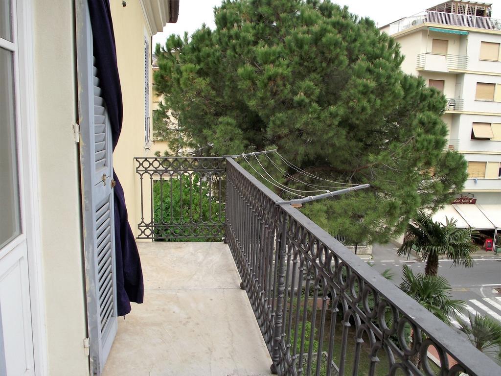 Casa Azzurro Pervinca by Holiday World Finale Ligure Esterno foto