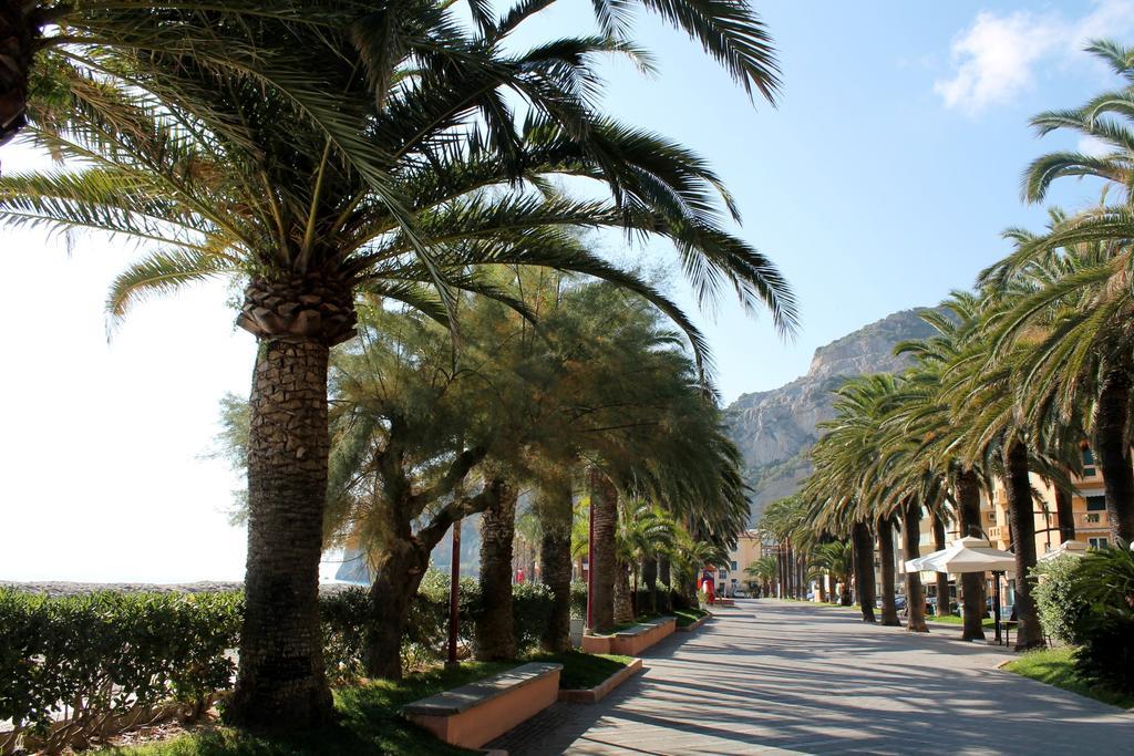 Casa Azzurro Pervinca by Holiday World Finale Ligure Esterno foto